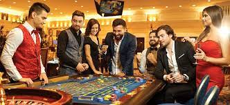 Exploring the World of Casinos: Entertainment, Risks, and Responsible Gaming